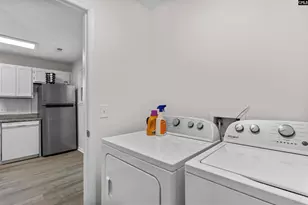 1910 Greenoaks Dr A, Columbia, SC 29206 - Photo 11