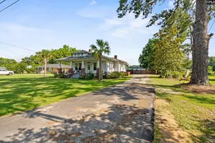 626 E Hampton St, Olanta, SC 29114 - Photo 3