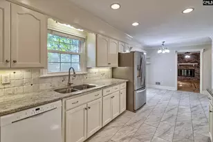 3608 Old Lamplighter Rd, Columbia, SC 29206 - Photo 11