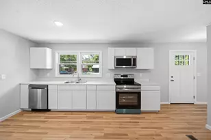 1040 E Sherwood Dr, Sumter, SC 29153 - Photo 7