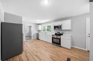1040 E Sherwood Dr, Sumter, SC 29153 - Photo 9