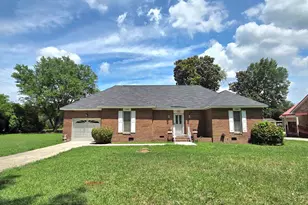1290 Oaklane Dr, Orangeburg, SC 29115 - Photo 1