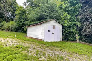 411 Gary St, Whitmire, SC 29178 - Photo 25