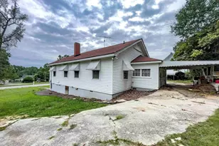 411 Gary St, Whitmire, SC 29178 - Photo 5