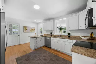 4532 Meadowood Rd, Columbia, SC 29206 - Photo 9