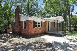 8 Holiday Cir, Columbia, SC 29206 - Photo 1