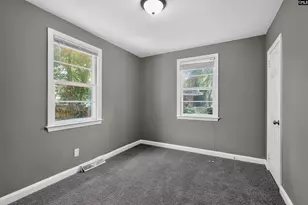 8 Holiday Cir, Columbia, SC 29206 - Photo 17