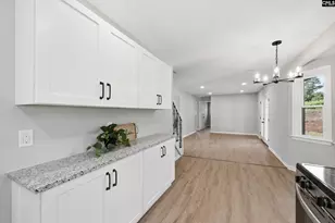 220 Parkstream Cir, West Columbia, SC 29170 - Photo 7