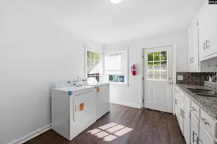 1404 Dreher St, Columbia, SC 29205 - Photo 13