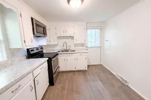 1502 Pine St, West Columbia, SC 29172 - Photo 3