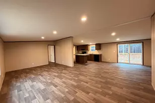 136 Carlton Dr, Batesburg, SC 29006 - Photo 5