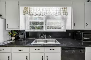 340 Preston St, West Columbia, SC 29170 - Photo 11