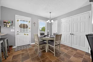 111 Bunker Dr, West Columbia, SC 29172 - Photo 7