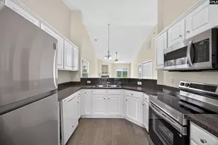 46 Monmouth Ct, Columbia, SC 29209 - Photo 7
