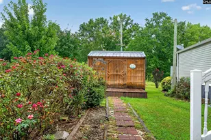 150 Harbors End Dr, Saluda, SC 29138 - Photo 25