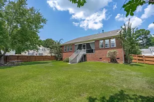425 Keowee Dr, Lexington, SC 29072 - Photo 1