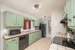 655 Westwood Dr, Lexington, SC 29073 - Photo 9