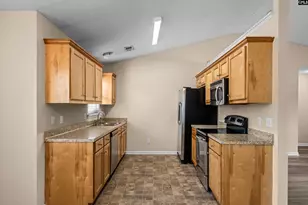 321 Downs Dr, Columbia, SC 29209 - Photo 9