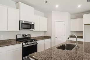 810 Huxley Ln, Elgin, SC 29045 - Photo 7