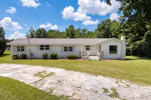 630 S Lee St, Batesburg, SC 29006 - Photo 1