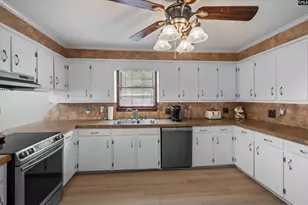 540 Lake Shore Dr, Chapin, SC 29036 - Photo 11
