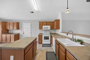 295 Hunters Mill Dr, West Columbia, SC 29170 - Photo 9