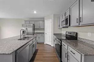 429 Middlebury Ln, Hopkins, SC 29061 - Photo 11