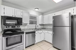 625 Edgewater Ln, West Columbia, SC 29169 - Photo 1