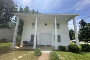 928 N Lucas St, West Columbia, SC 29169 - Photo 1