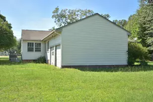 209 Noble St, Ridge Spring, SC 29129 - Photo 3