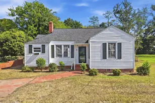 113 S Dennis Ave, Bishopville, SC 29010 - Photo 1