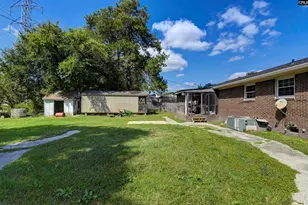 1031 Wisteria Dr, West Columbia, SC 29169 - Photo 33