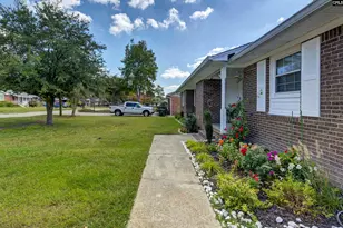 1031 Wisteria Dr, West Columbia, SC 29169 - Photo 5