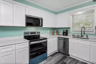 1031 Wisteria Dr, West Columbia, SC 29169 - Photo 9