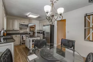209 Quail Ln, West Columbia, SC 29169 - Photo 13