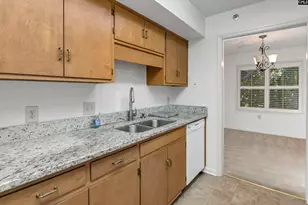 175 Hulon Greene Pl 12, West Columbia, SC 29169 - Photo 13
