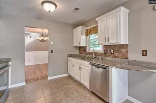 235 Ashewood Lake Dr, Columbia, SC 29209 - Photo 15