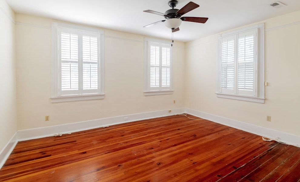 84 Vanderhorst St, Charleston SC 29403-6120 exterior