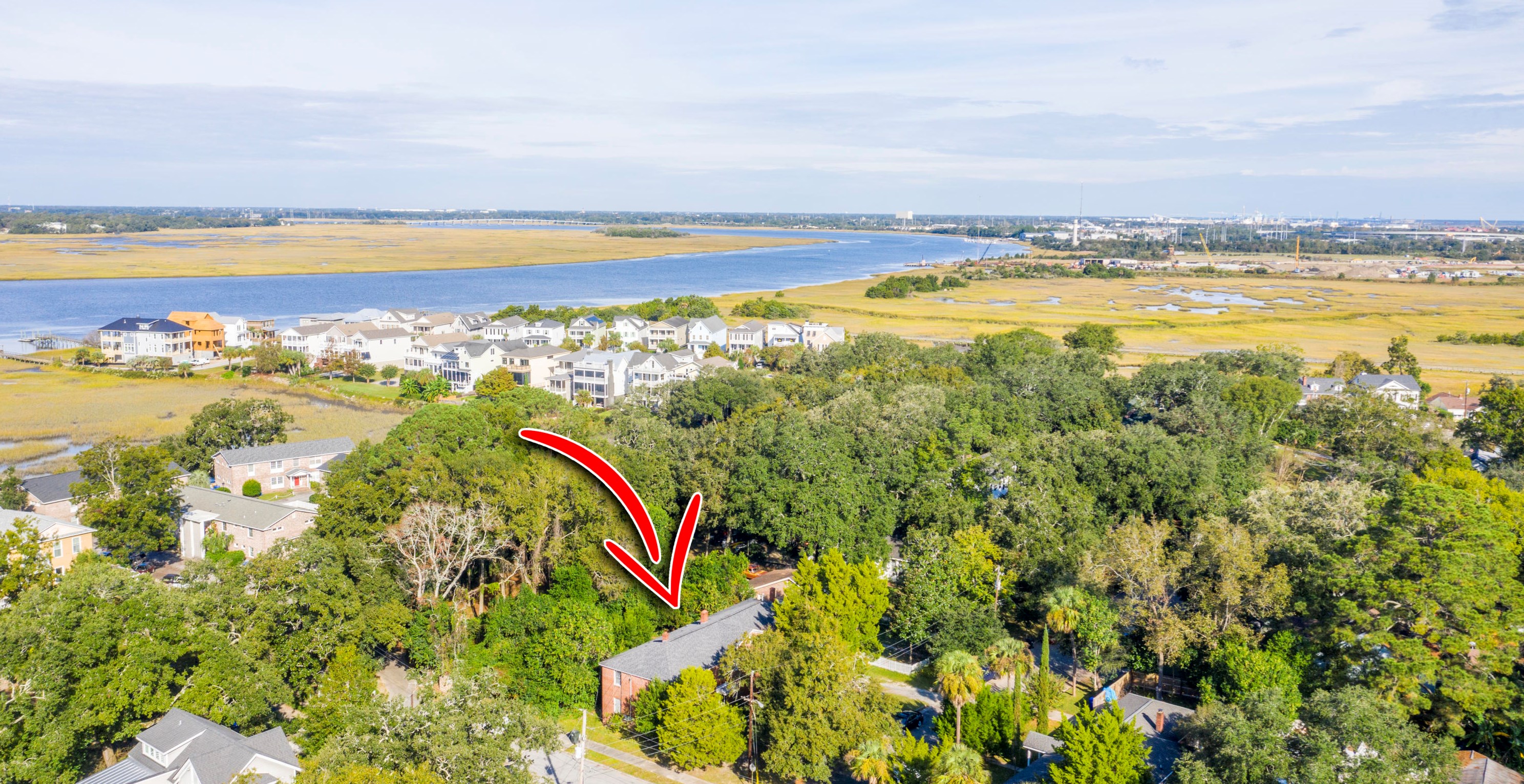 1 Riverside Dr, Charleston SC 29403-3218 exterior
