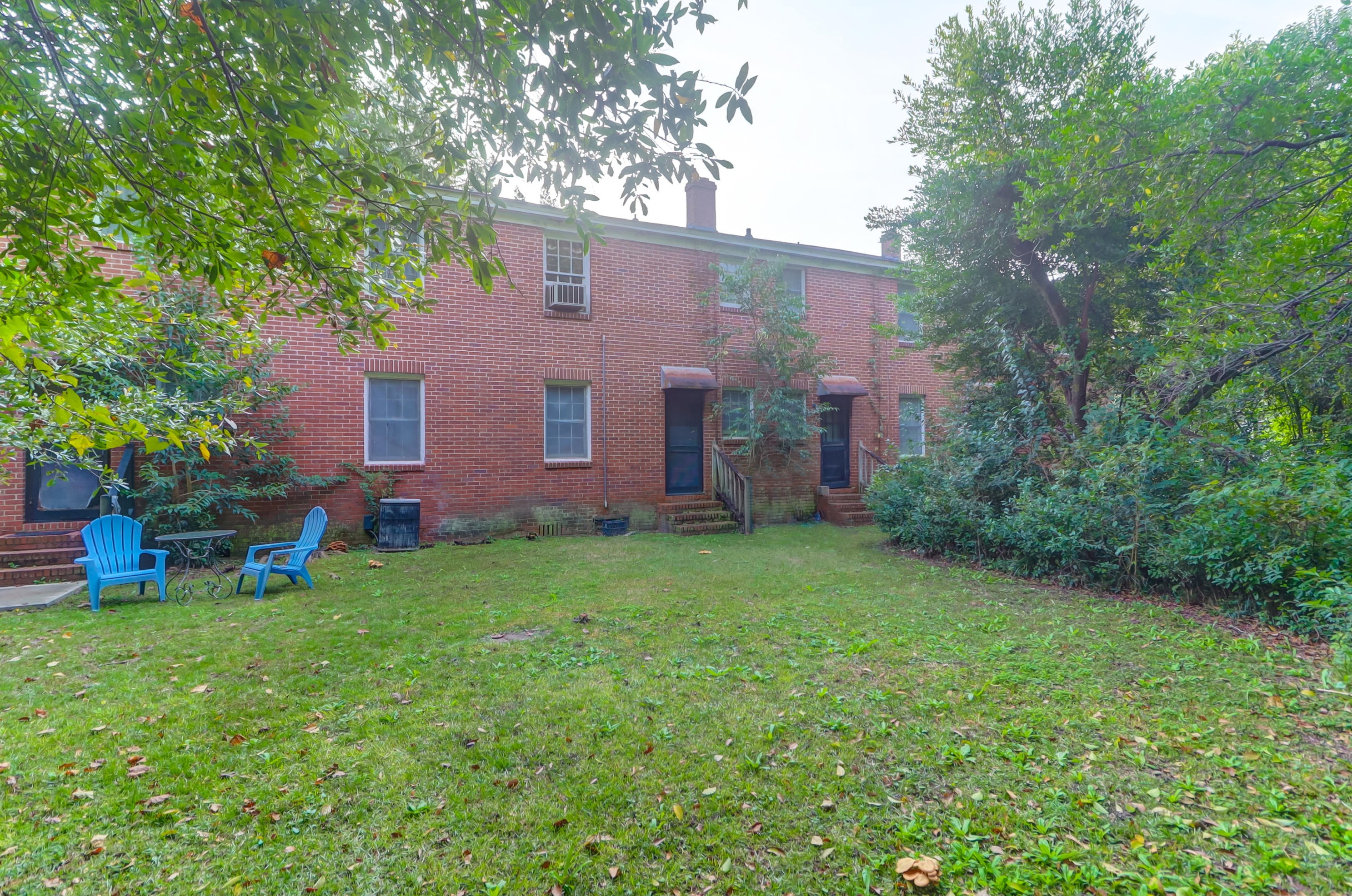 1 Riverside Dr, Charleston SC 29403-3218 exterior