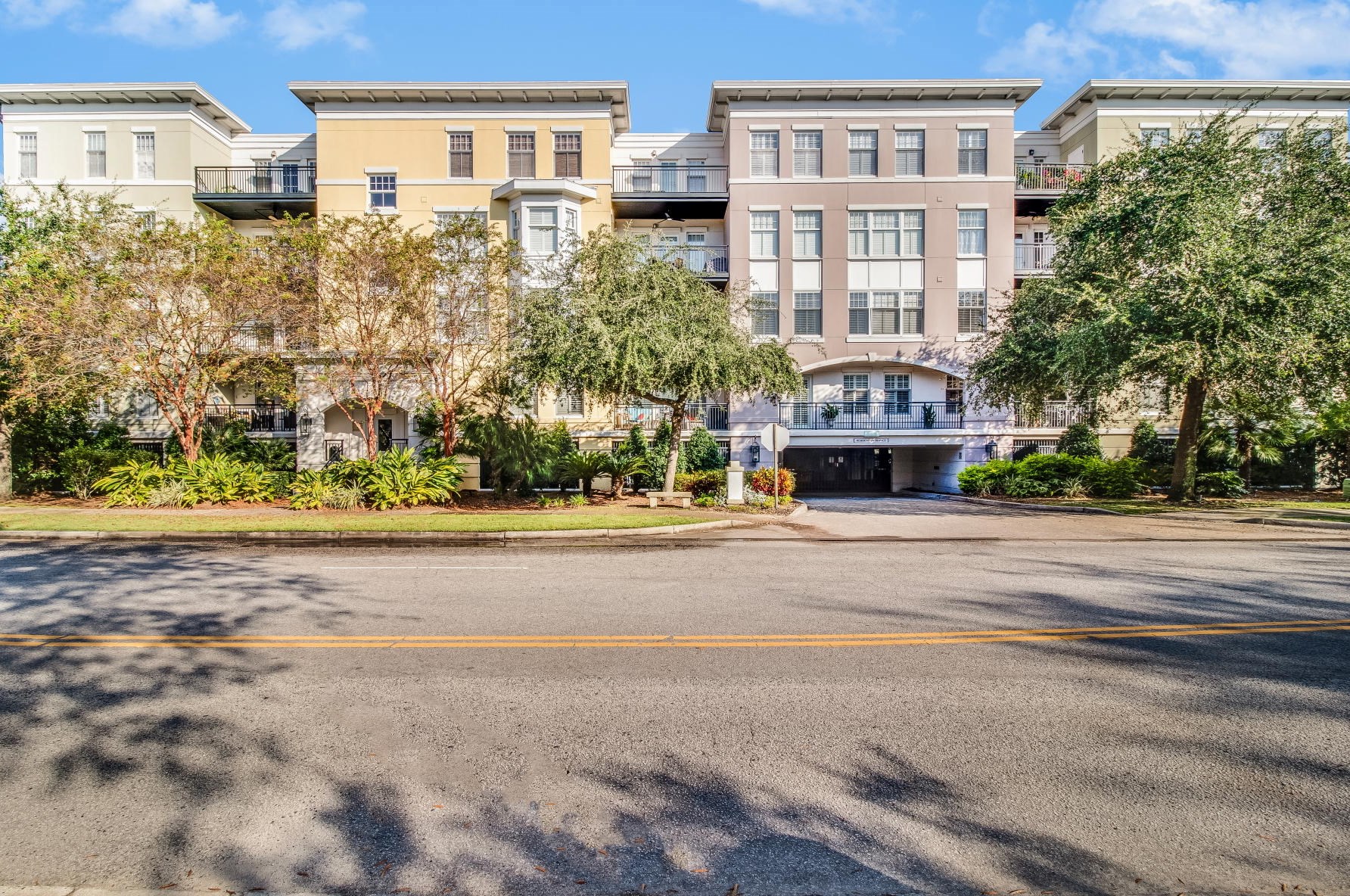 498 Albemarle Rd, Charleston SC  29407-7524 exterior