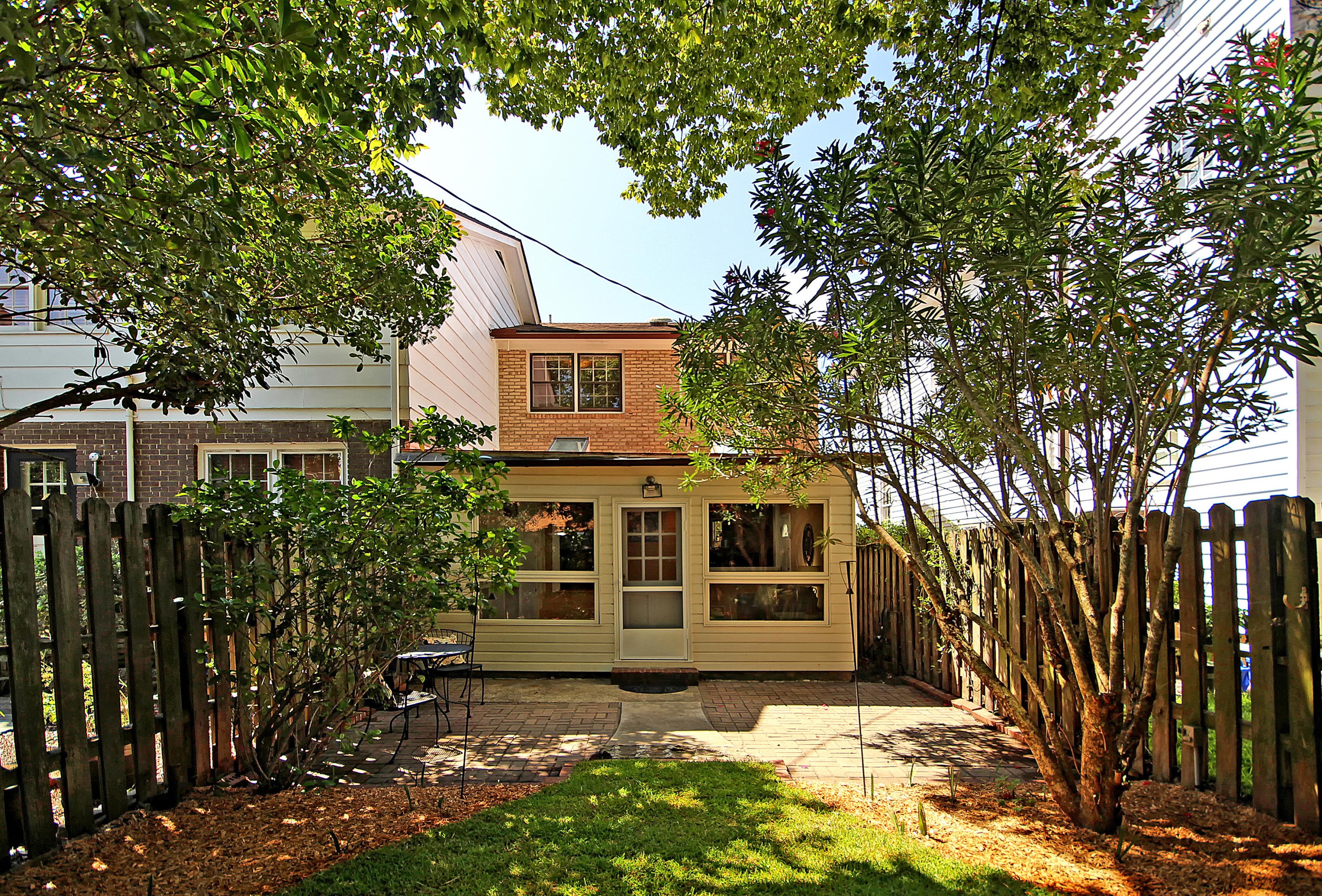 190 Queen St, Charleston SC  29401-1946 exterior
