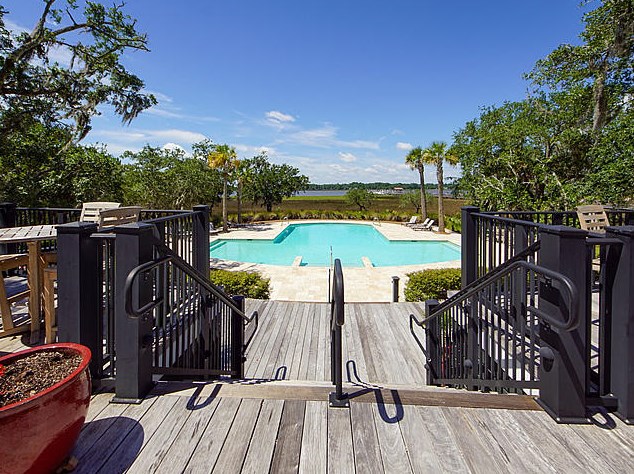 4247 Faber Place Dr, Charleston SC  29405-8574 exterior