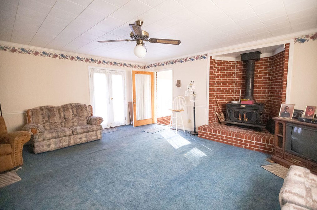 100 Rosewood Dr, Walterboro SC  29488-2651 exterior