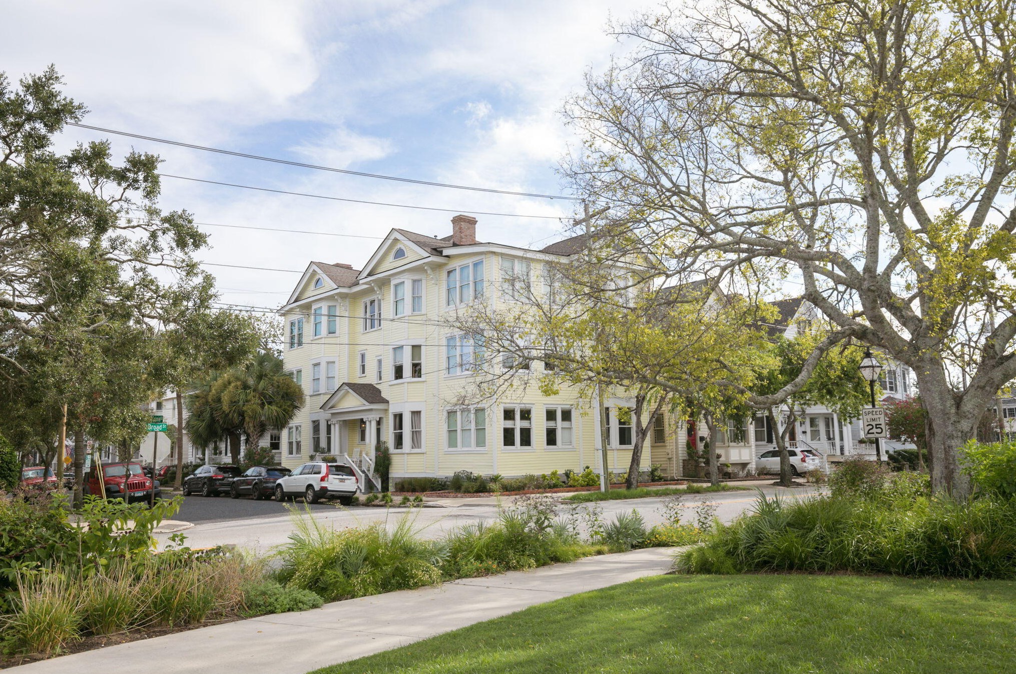201 Broad St, Charleston SC  29401-1839 exterior