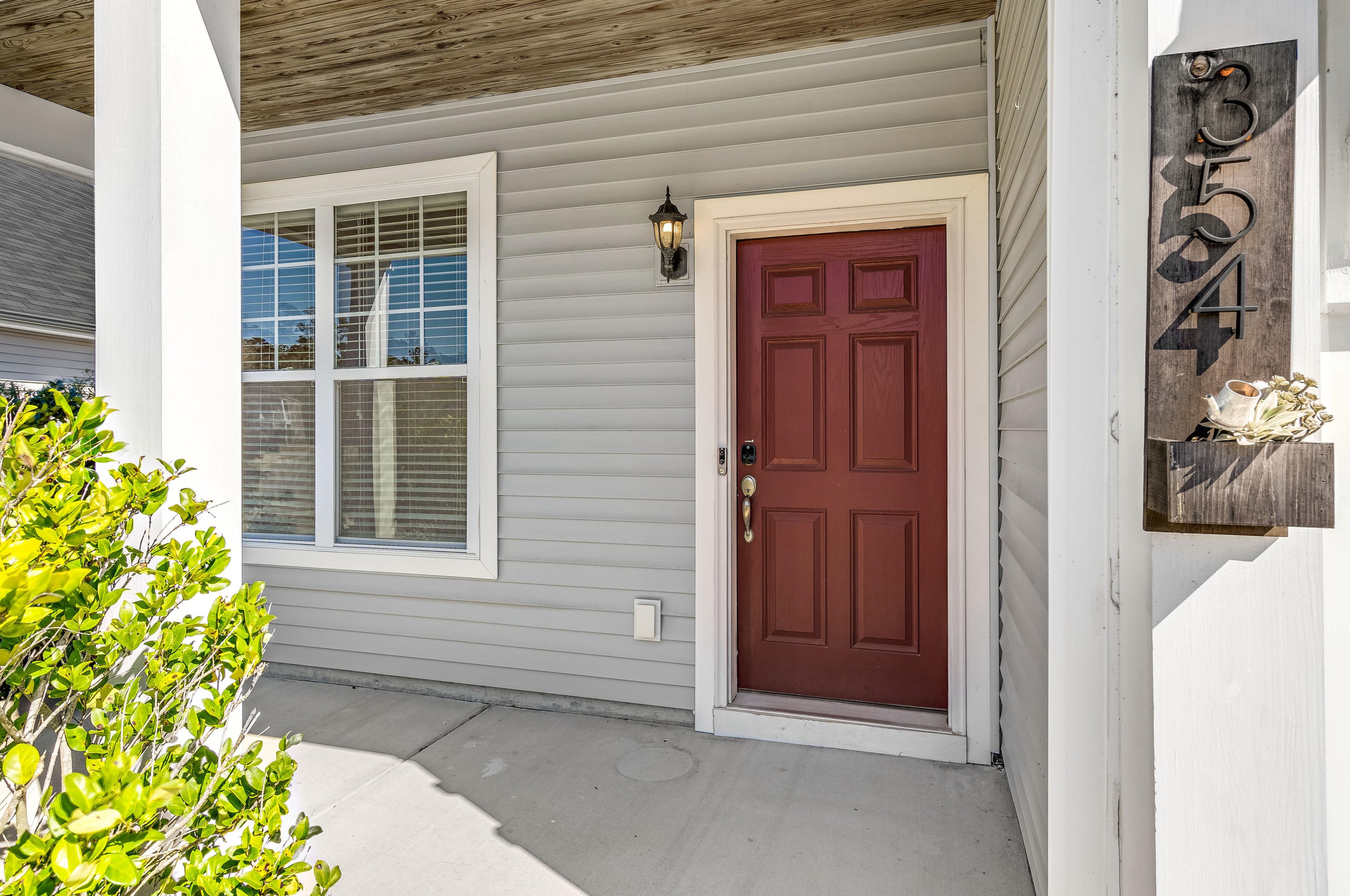 354 Fox Ridge Ln, Moncks Corner SC  29461-6719 exterior