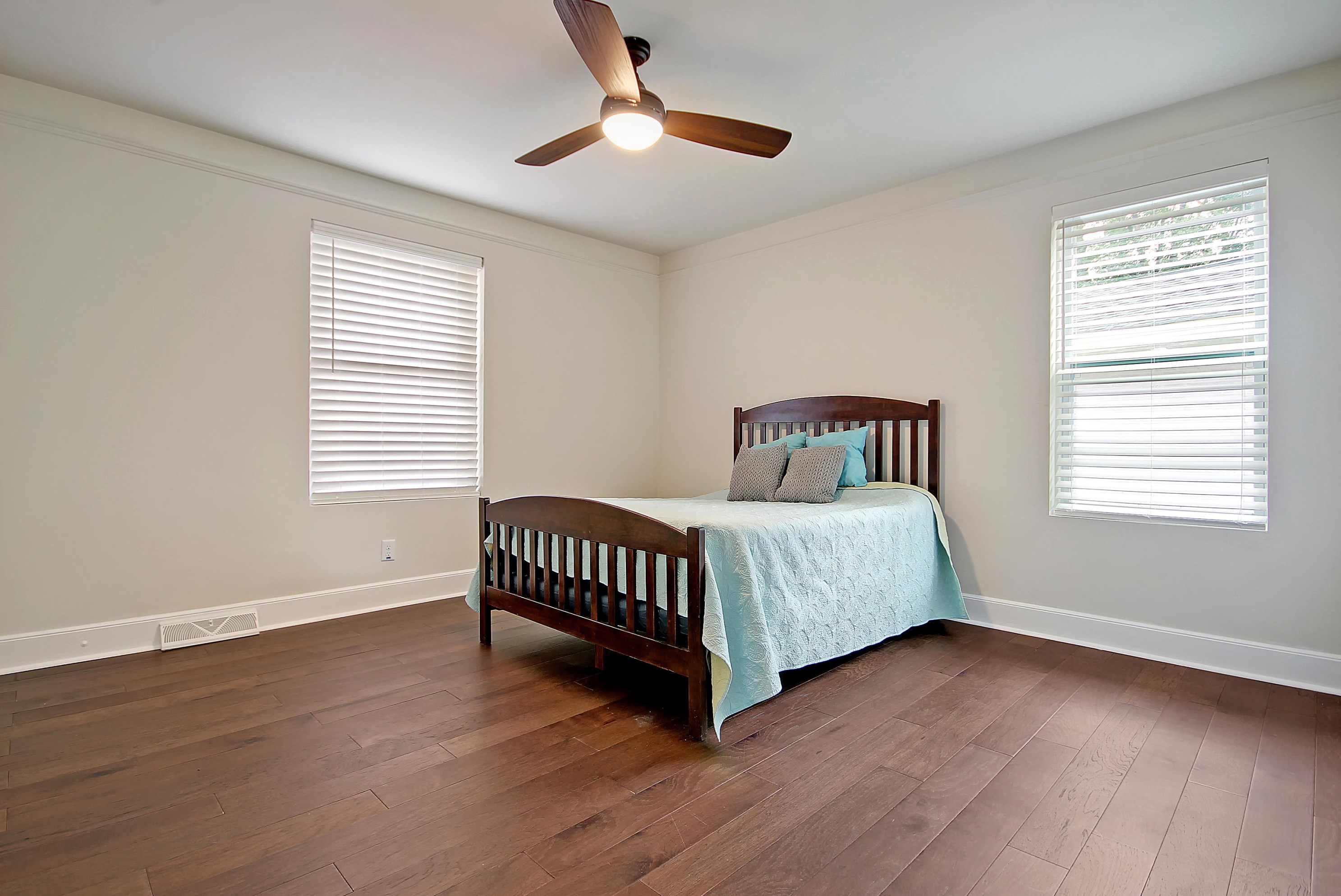 233 Ml Crk Dr, Charleston SC 29407 exterior