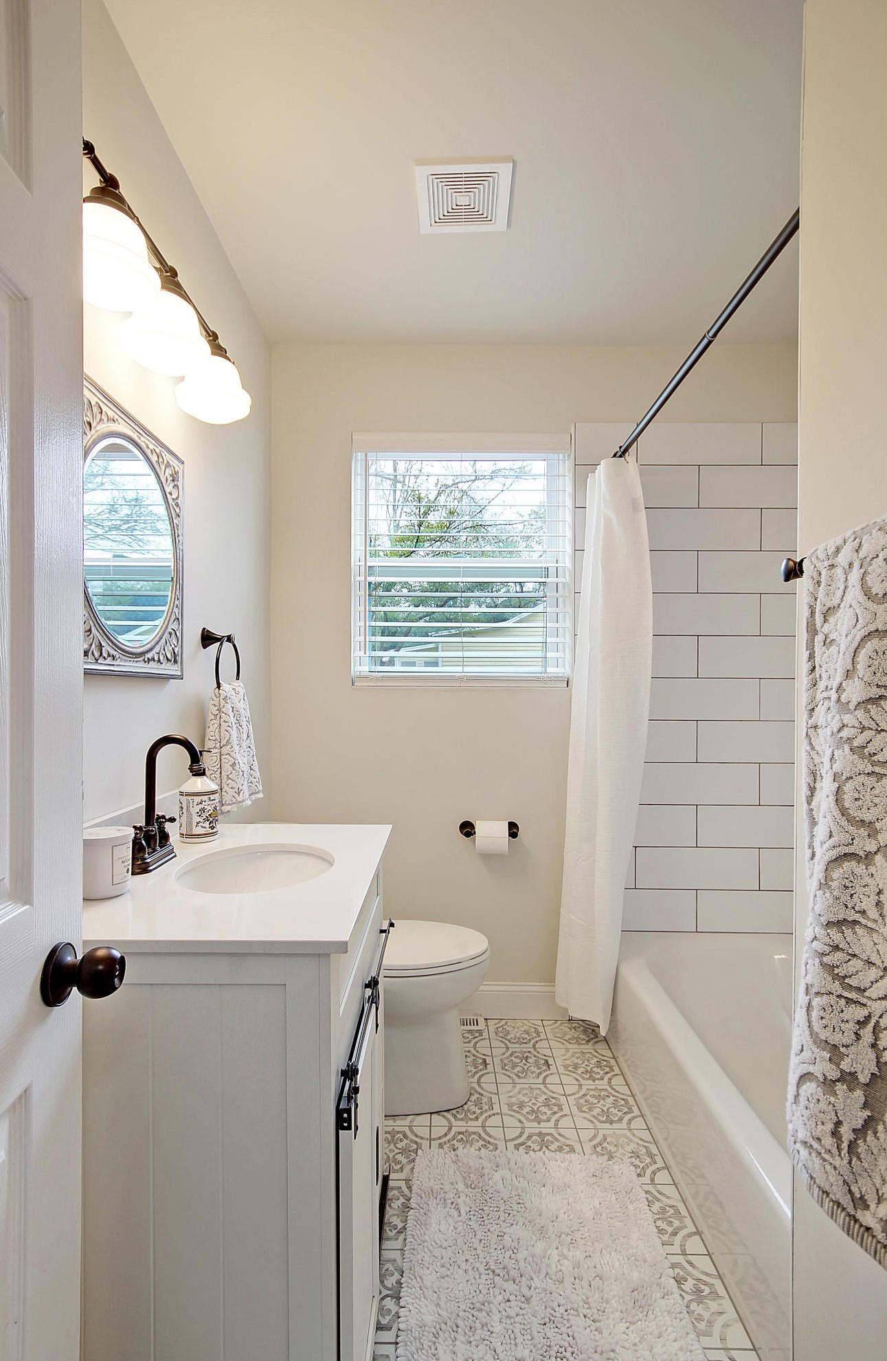 233 Ml Crk Dr, Charleston SC 29407 exterior