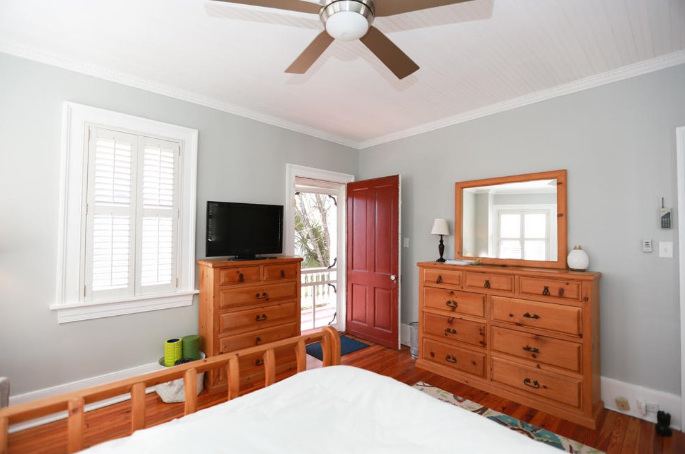 166 Tradd St, Charleston SC  29401-2414 exterior