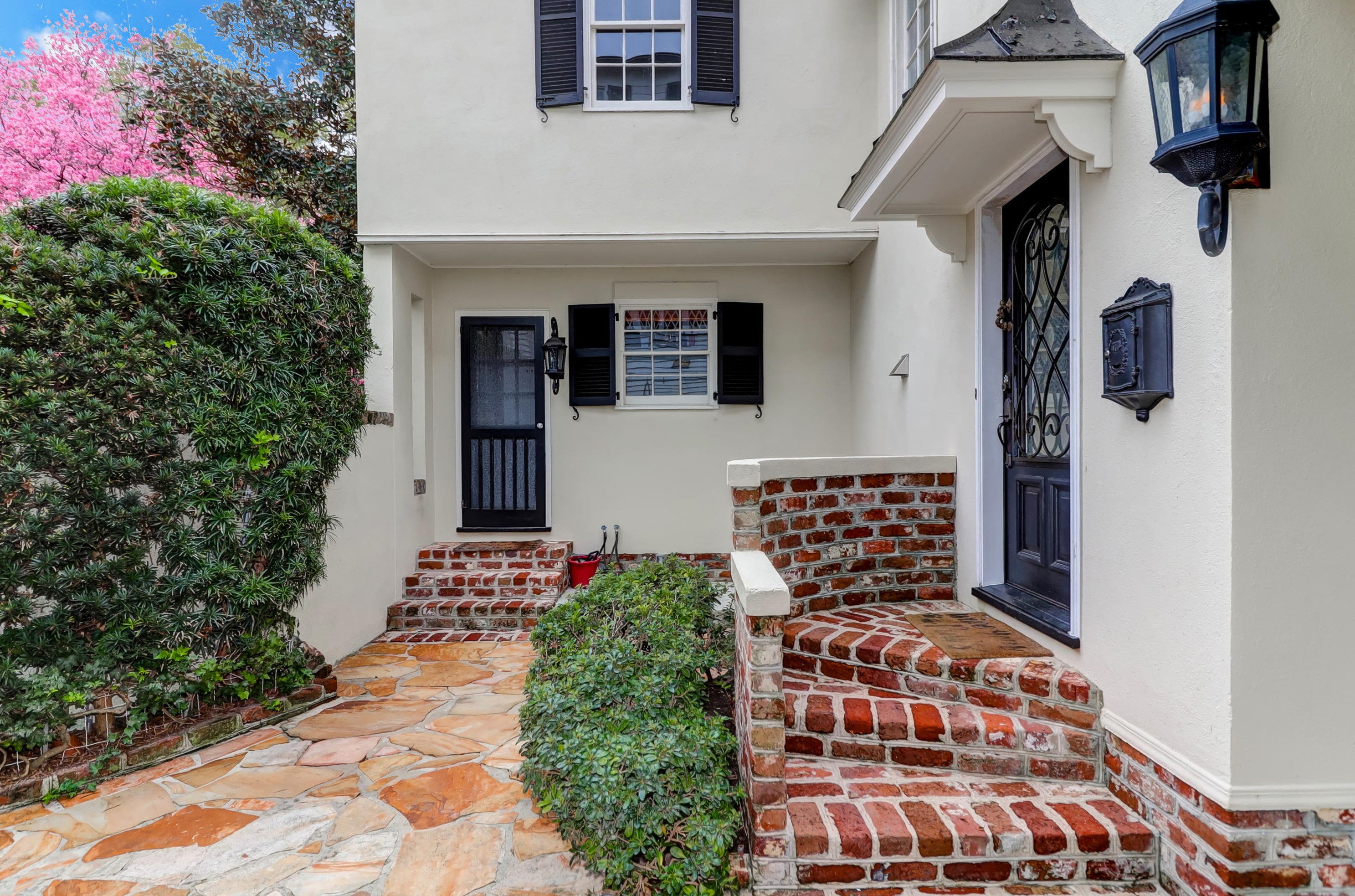 3 Saint Michaels Aly, Charleston SC  29401-2531 exterior